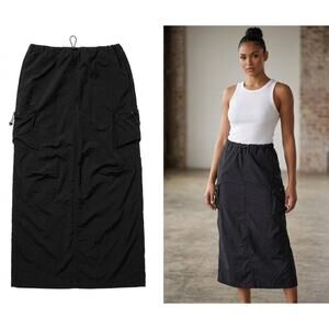 Forever 21 Black Cargo Maxi Skirt Small Toggle Drawstring Waist Pockets Gorpcore